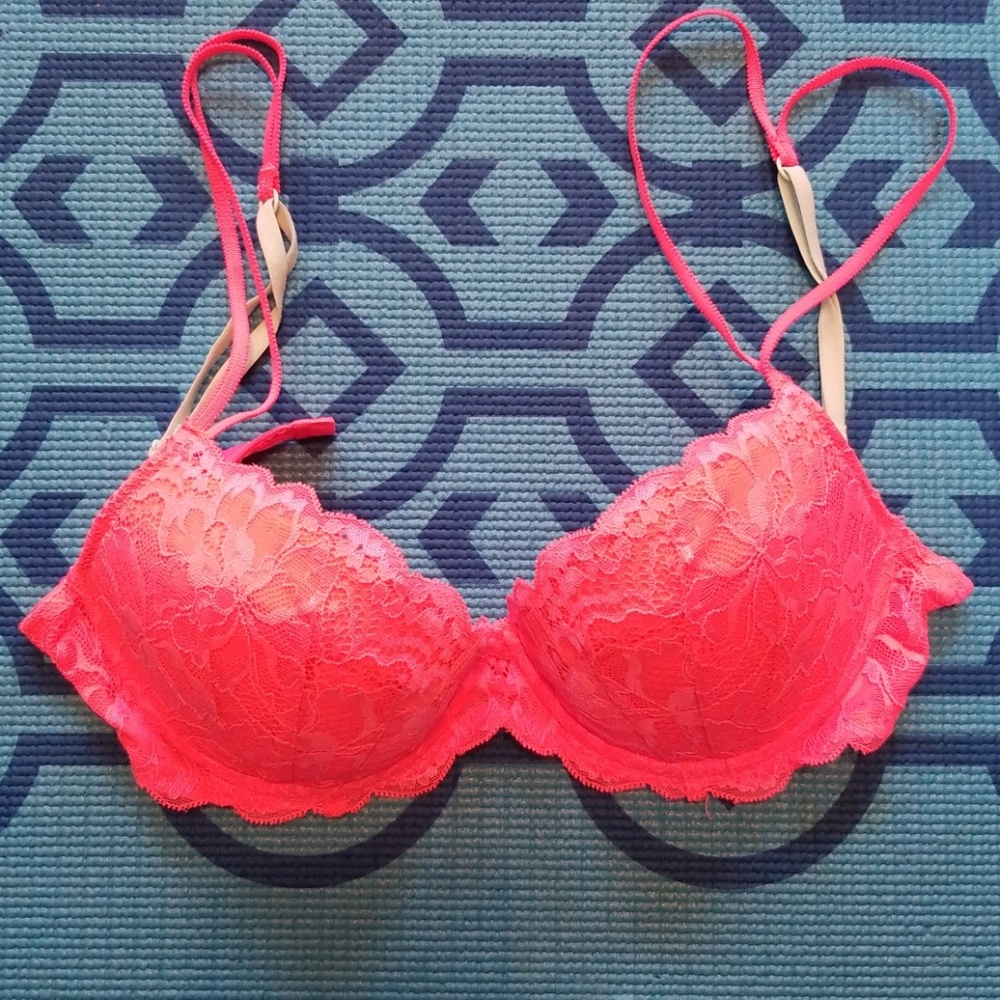 Hot pink Victoria's Secret Pink 32d lineddemi lace